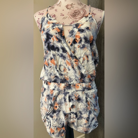 3/$20 Ocean Drive size M Romper - Picture 1 of 4